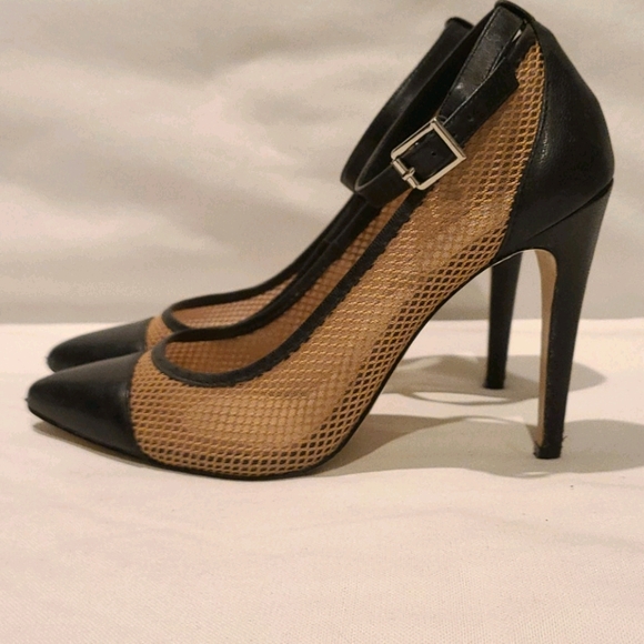 BCBG Heels 👠 - Picture 2 of 7